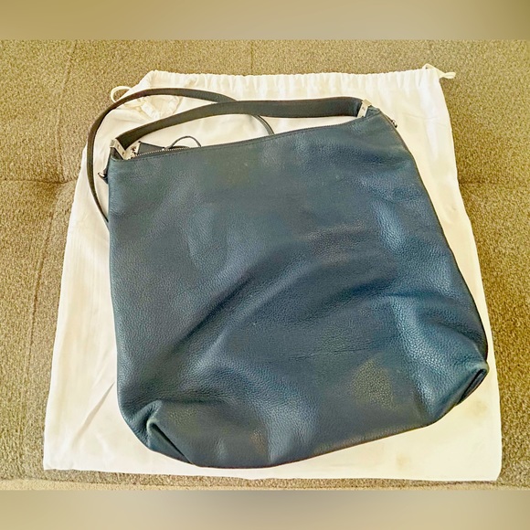 COPY - Michael Kors Crossbody Blue Bag (Authentic) - Picture 3 of 7